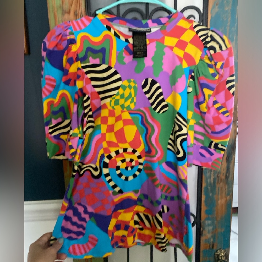NOOWORKS puff top in Partytime, size small